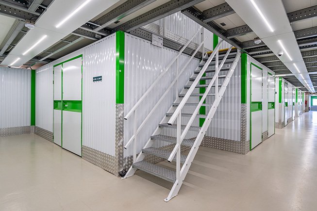 1BOX-Self-Storage-Almere-Opslagruimte-bij-1BOX-trappenhuis