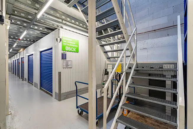 1BOX-Self-Storage-Den-Bosch-Opslagruimte-Opslagunits-Trappenhuis