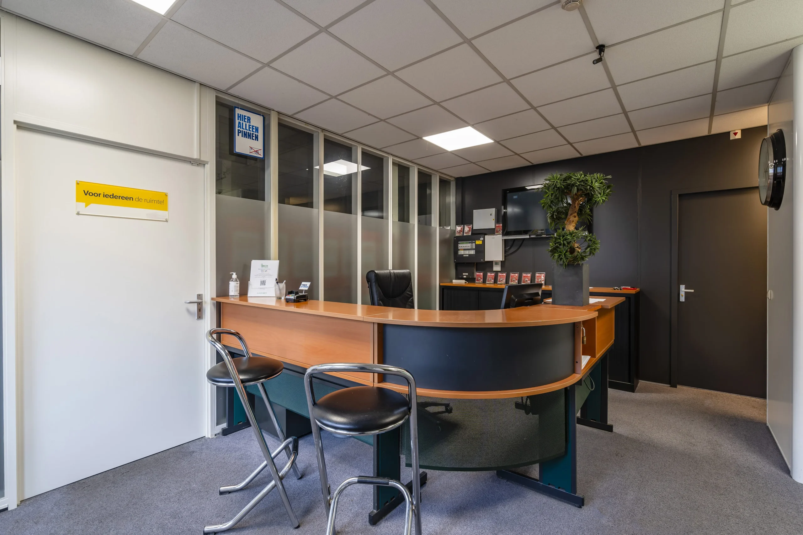 1BOX-Self-Storage-Rotterdam-Zuid-Opslagruimte-Receptie