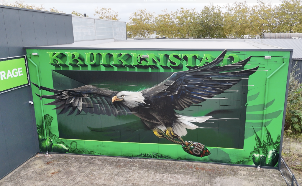 1BOX Self Storage onthult muurschildering aan Tilburgse Ringweg als ode aan de stad 